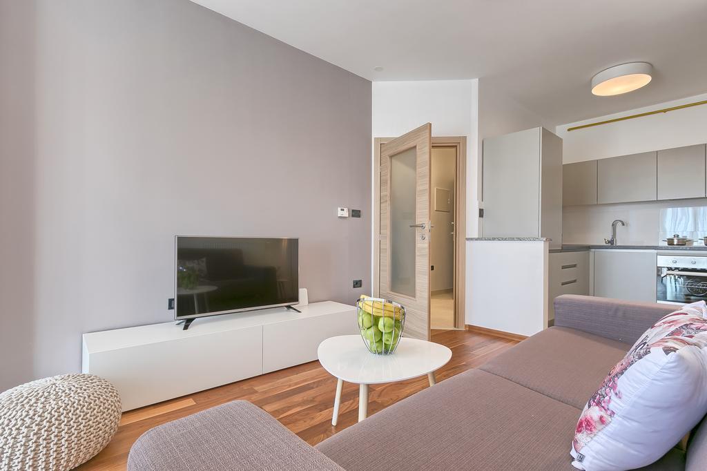 Adriatic Apartments Fazana Exterior photo