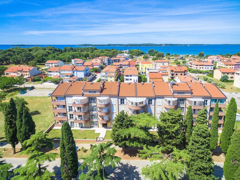 Adriatic Apartments Fazana Exterior photo